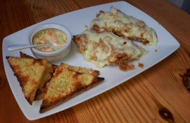 Pinewood Cafe N' Restaurant