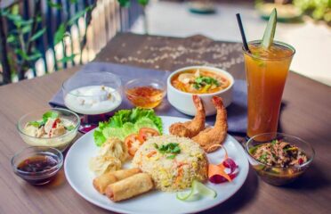 Khaan Daan Dine