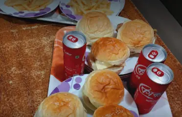 Big Burger & Igloo Selecta Ice Cream Parlour – Mymensingh