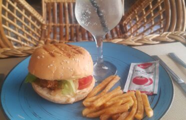 Munchies Hut – Mohammadpur, Dhaka