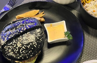 Lunar Restaurant – F7